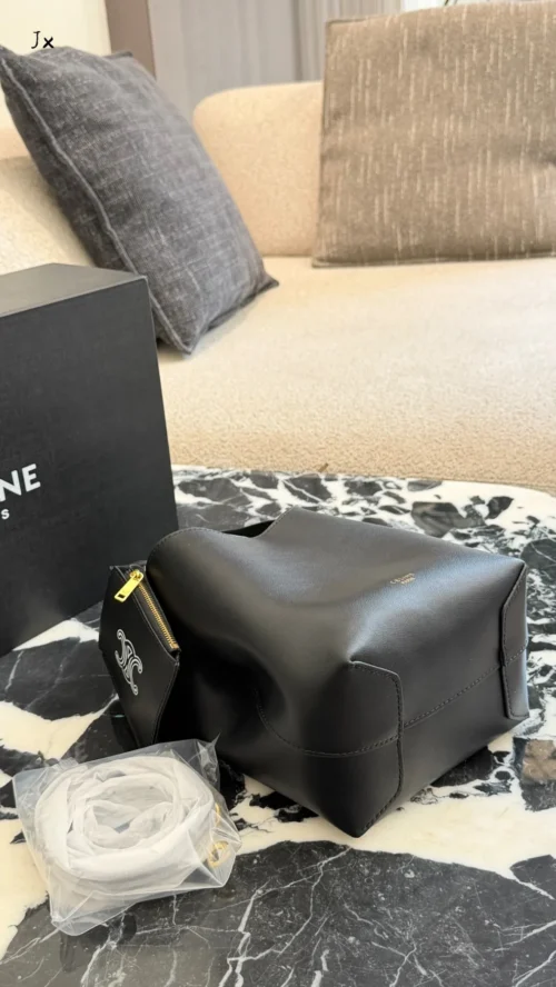 Celine Calfskin Wallet 19x11.5x18cm
