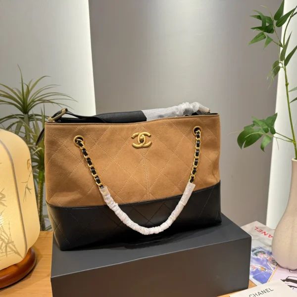 Chanel Tote Bag