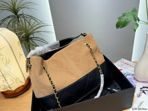 Chanel Tote Bag