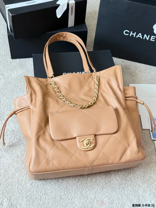 Chanel Chanel 25 Lambskin Tote Bag Style 0174