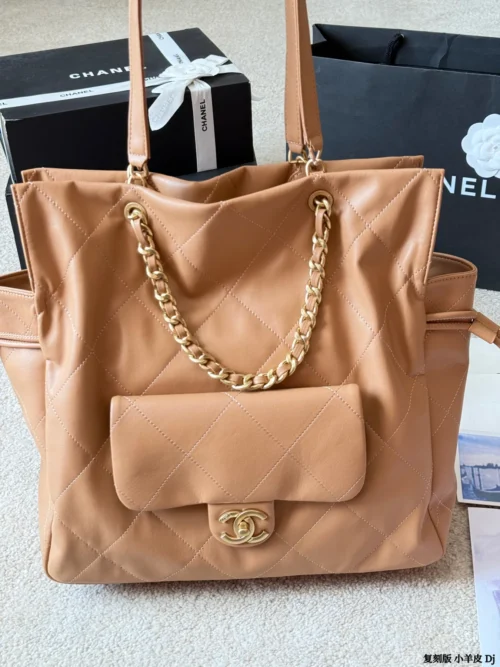 Chanel Chanel 25 Lambskin Tote Bag Style 0174