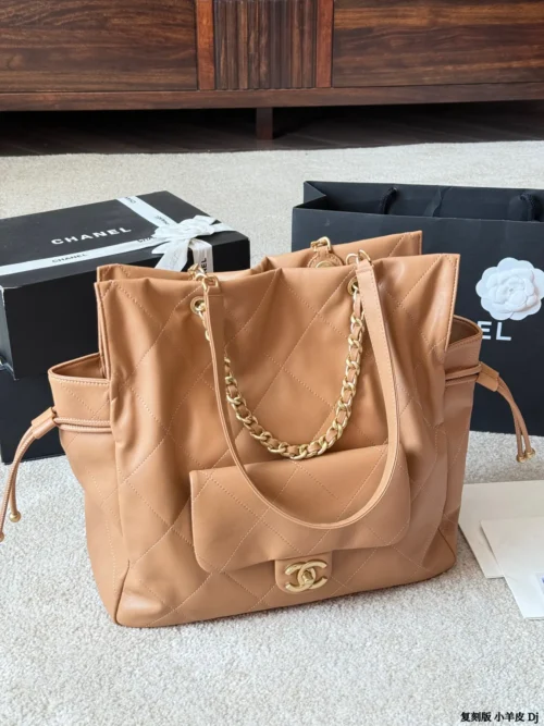 Chanel Chanel 25 Lambskin Tote Bag Style 0174