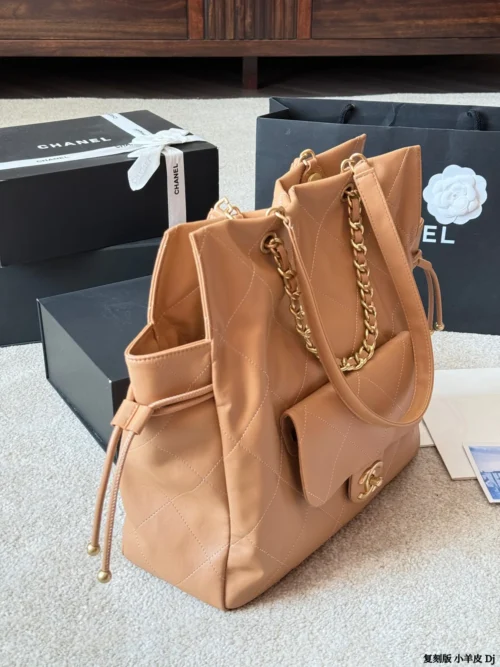 Chanel Chanel 25 Lambskin Tote Bag Style 0174