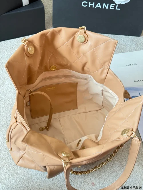 Chanel Chanel 25 Lambskin Tote Bag Style 0174