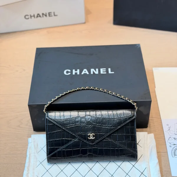 CHANEL0180-01 Chanel Black Chain Leather Clutch Bag