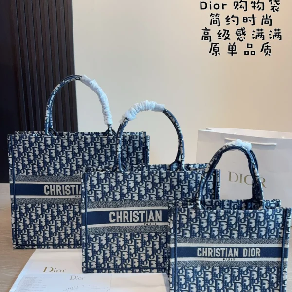 DIOR0110-01 Dior Monogram Tote Bag Style 0110