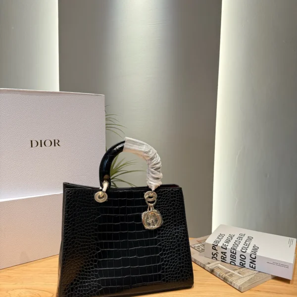 DIOR0111-01 Dior Lady Dior Black Bag