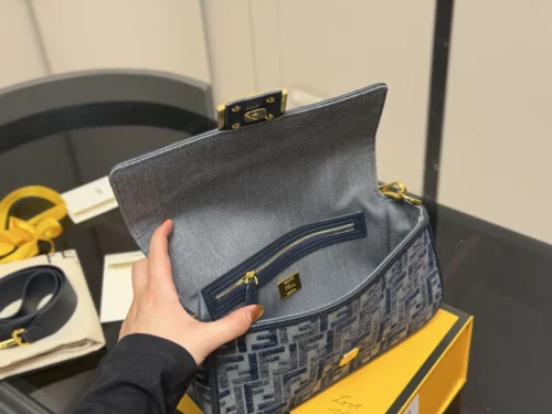 Fendi Baguette Bag Style 0031
