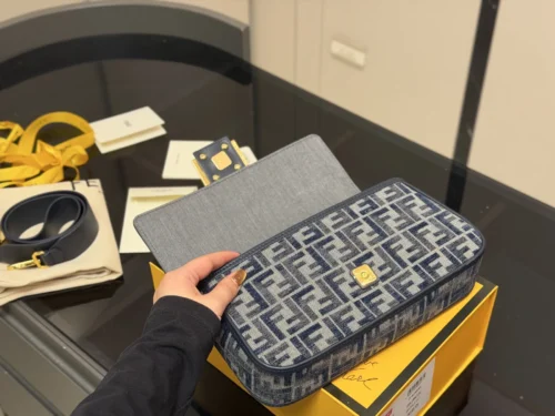 Fendi Baguette Bag Style 0031