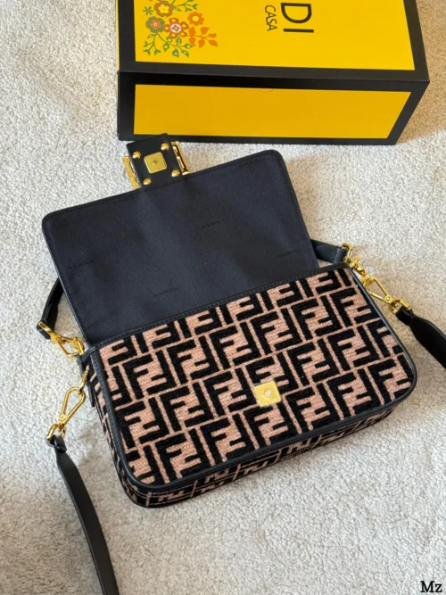 Fendi Baguette Bag Style 0101