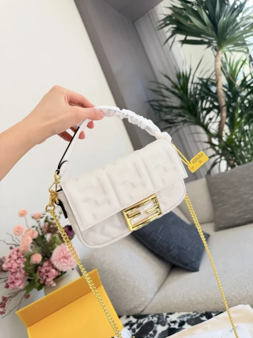 Fendi Baguette Bag Style 0184