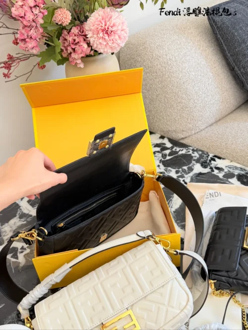 Fendi Baguette Bag Style 0184