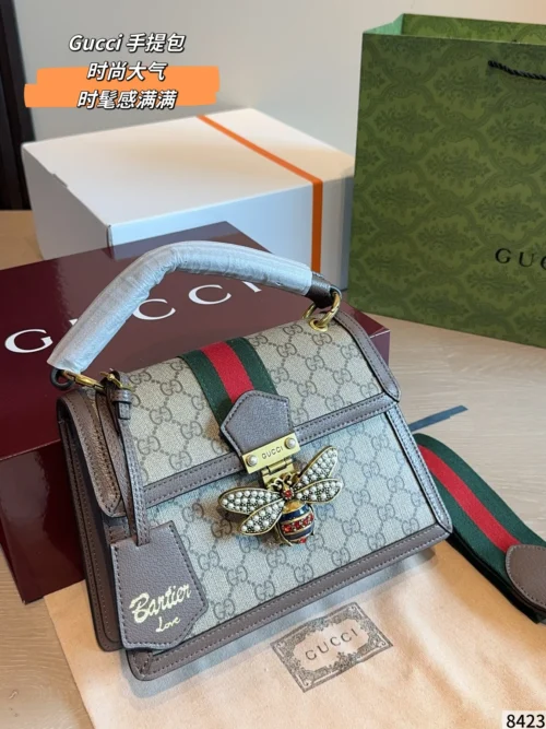 Gucci GG Supreme Brown Monogram Canvas Wallet