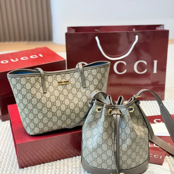 Gucci GG Supreme Medium Brown Monogram Leather Tote Bag Style 0132