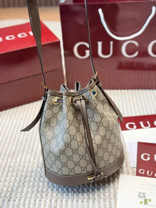 Gucci GG Supreme Medium Brown Monogram Leather Tote Bag Style 0132