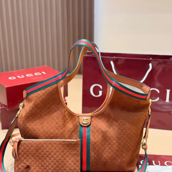 Gucci GG Supreme Brown Monogram Leather Card Holder