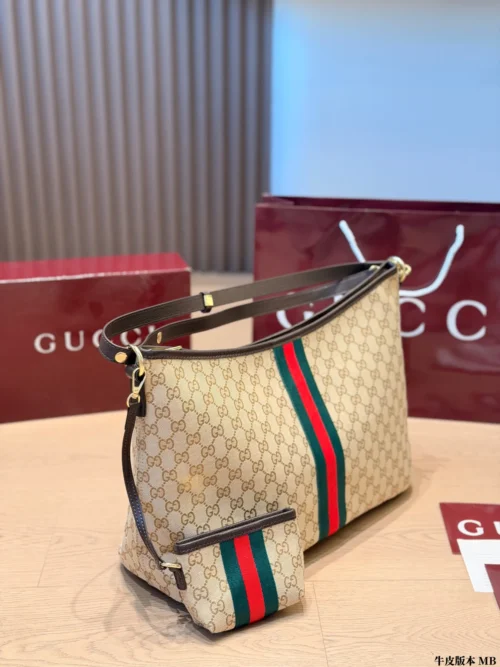 Gucci GG Supreme Brown Monogram Leather Card Holder Style 0136