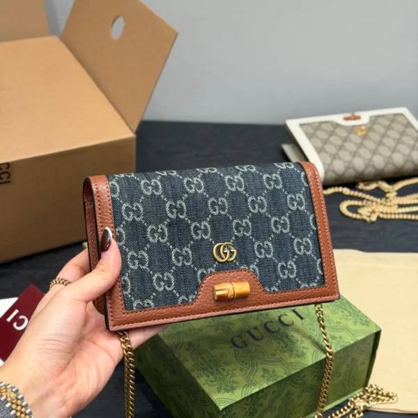 Gucci Bamboo Chain Wallet