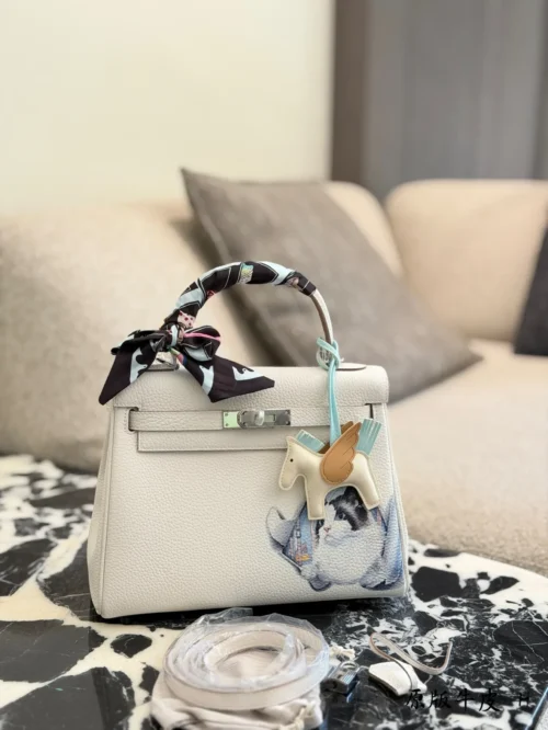 Hermes Kelly Silver Leather Handbag