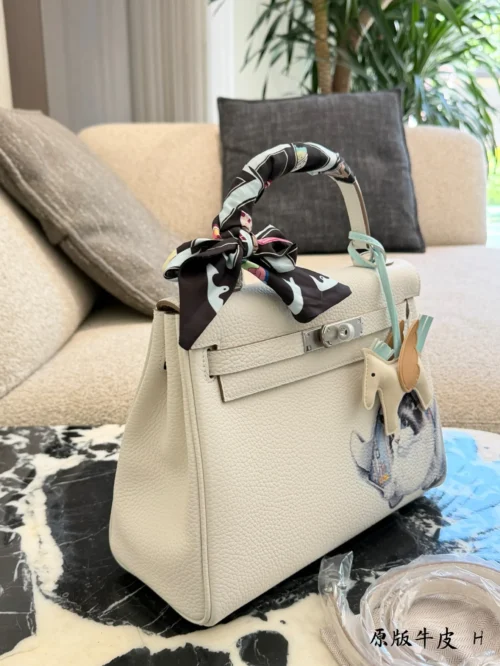 Hermes Kelly Silver Leather Handbag