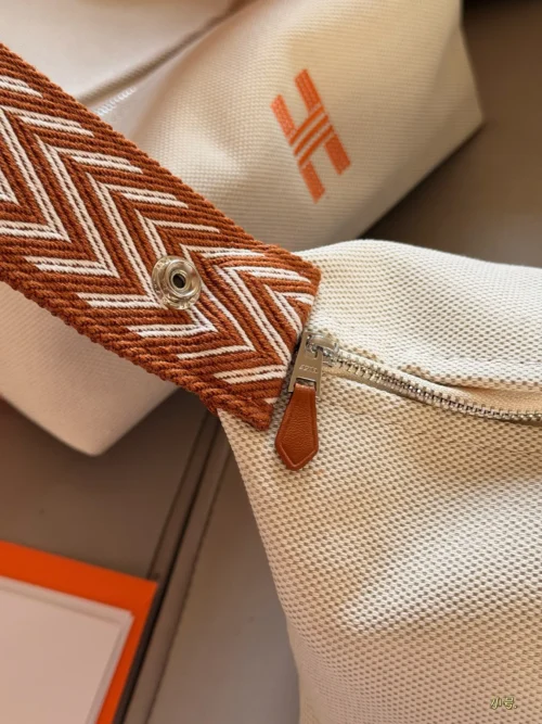 Hermes Canvas Bag Style 0126