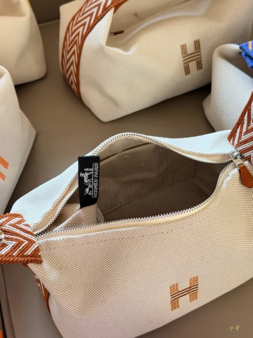 Hermes Canvas Bag Style 0126