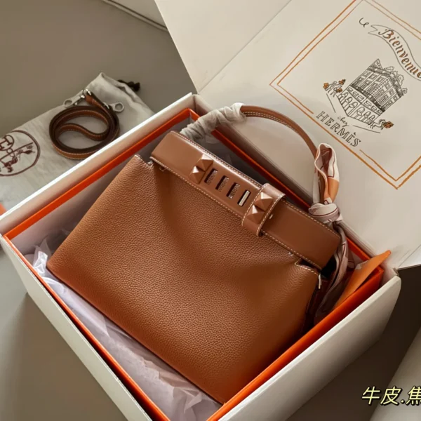 HERMES0136-01 Hermes Leather Bag Style 0136
