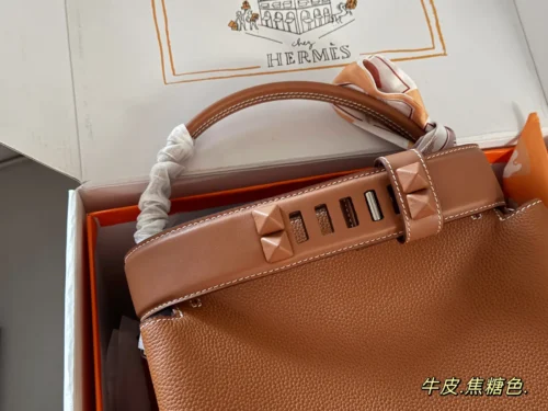 Hermes Leather Bag Style 0136