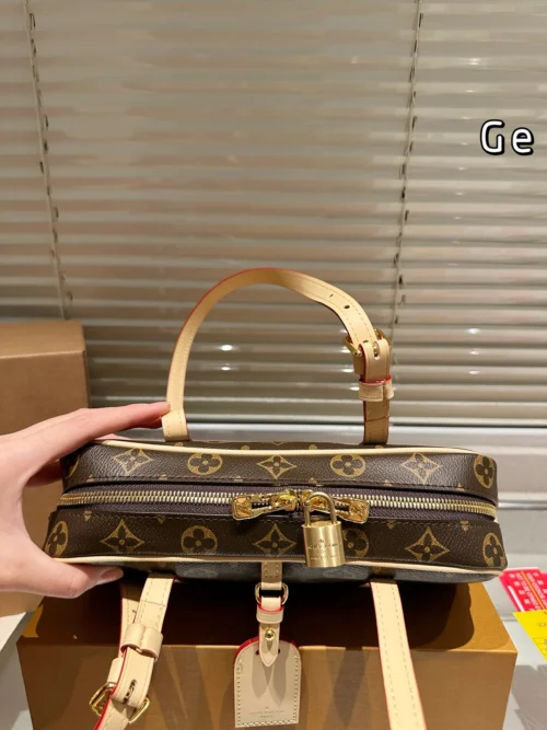 Louis Vuitton Keepall Monogram Travel Bag Style 0017