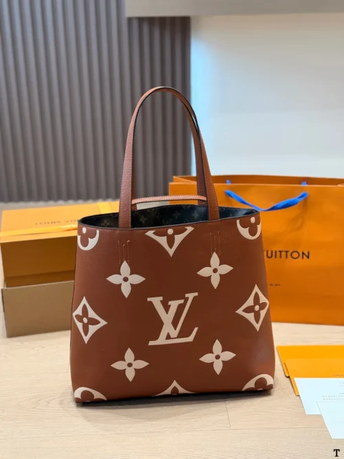 Louis Vuitton White Leather Top Handle Bag