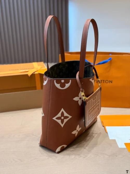 Louis Vuitton White Leather Top Handle Bag
