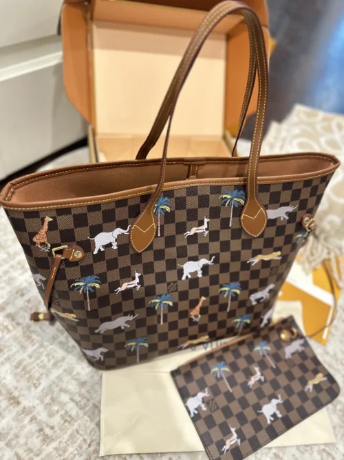 Louis Vuitton Neverfull Tote Bag