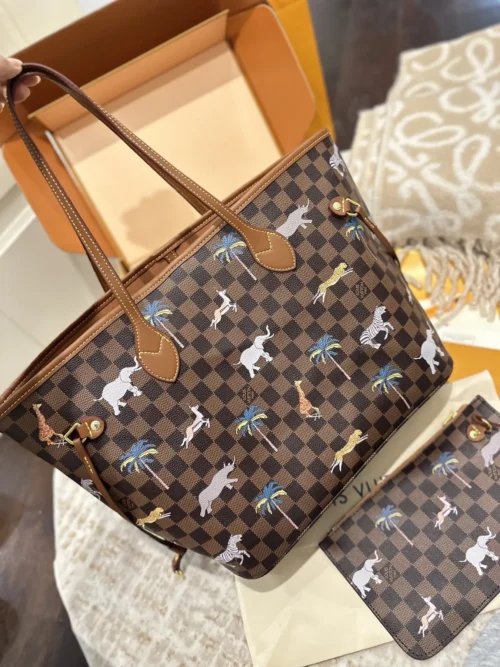 Louis Vuitton Neverfull Tote Bag