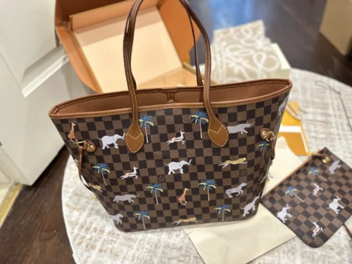 Louis Vuitton Neverfull Tote Bag
