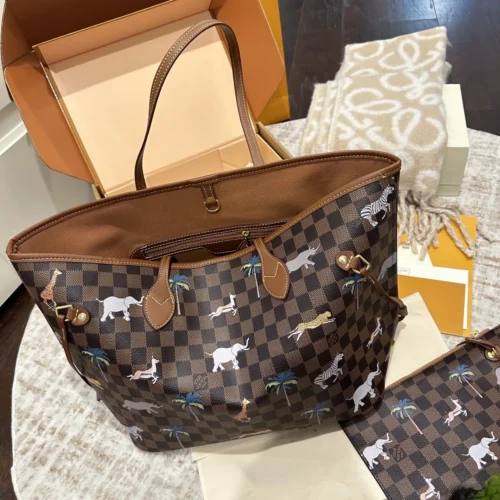 Louis Vuitton Neverfull Tote Bag