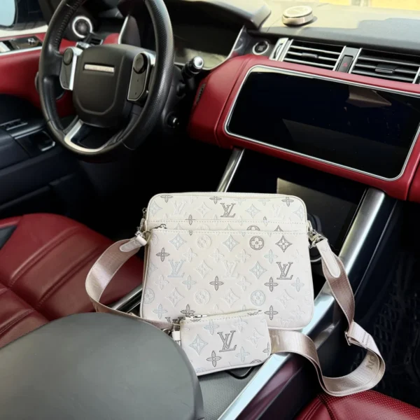 Louis Vuitton Crossbody Bag Style 0065
