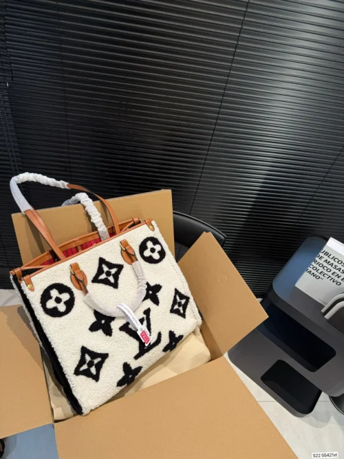Louis Vuitton OnTheGo Backpack Style 0078