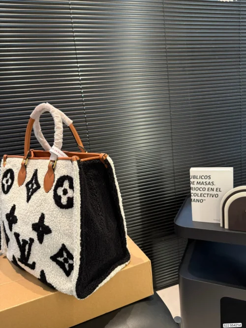 Louis Vuitton OnTheGo Backpack Style 0078