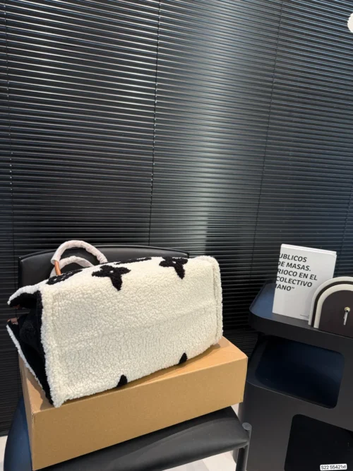 Louis Vuitton OnTheGo Backpack Style 0078