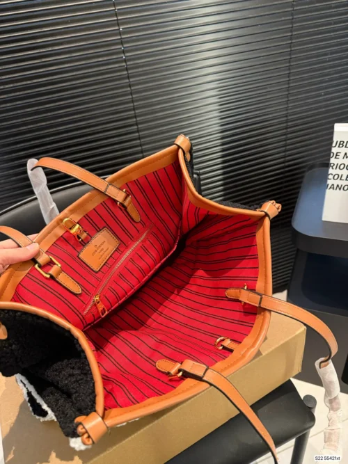 Louis Vuitton OnTheGo Backpack Style 0078