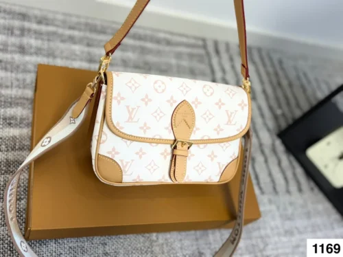 Louis Vuitton Diane Baguette Bag Style 0121