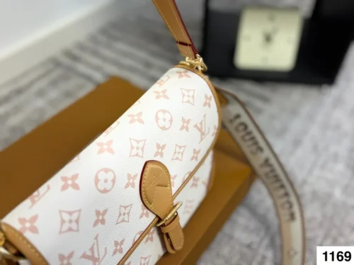 Louis Vuitton Diane Baguette Bag Style 0121