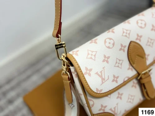 Louis Vuitton Diane Baguette Bag Style 0121