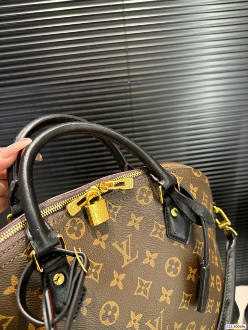 Louis Vuitton Alma Monogram Bag