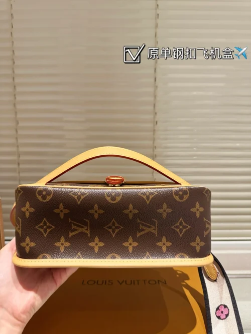 Louis Vuitton Diane Baguette Bag Style 0190