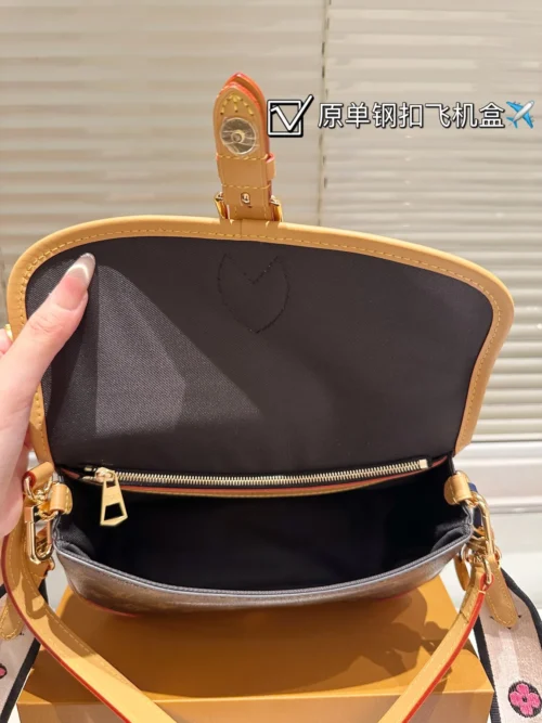 Louis Vuitton Diane Baguette Bag Style 0190