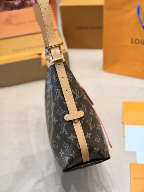 Louis Vuitton CarryAll Leather Bag Style 0200