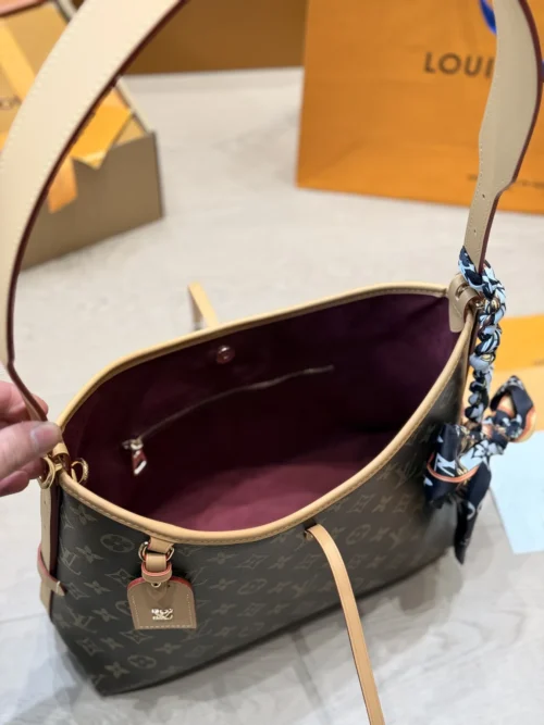 Louis Vuitton CarryAll Leather Bag Style 0200
