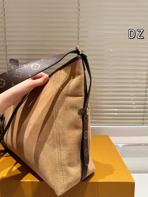 Louis Vuitton CarryAll Suede Crossbody Bag Style 0206