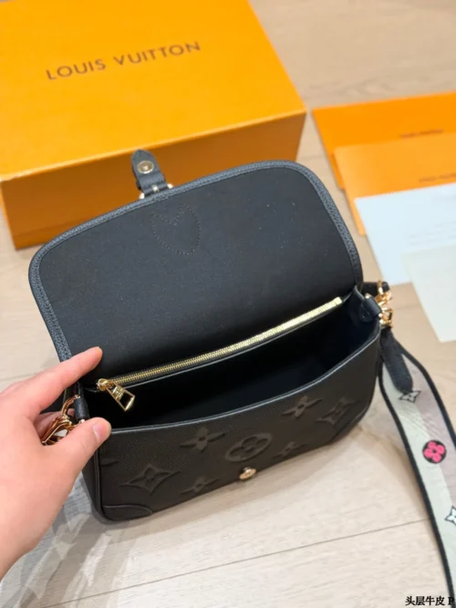 Louis Vuitton Diane Baguette Bag Style 0246